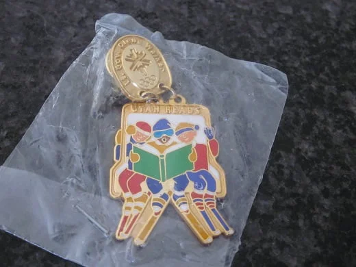 Pin Olympia 2002 Salt Lake Gov. Olene Smith Walker Utah Reads – Bild 3